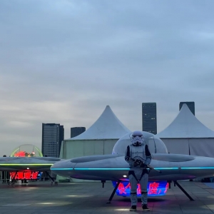 “外星戰(zhàn)艦”空降內(nèi)蒙古·康巴什低空盛宴